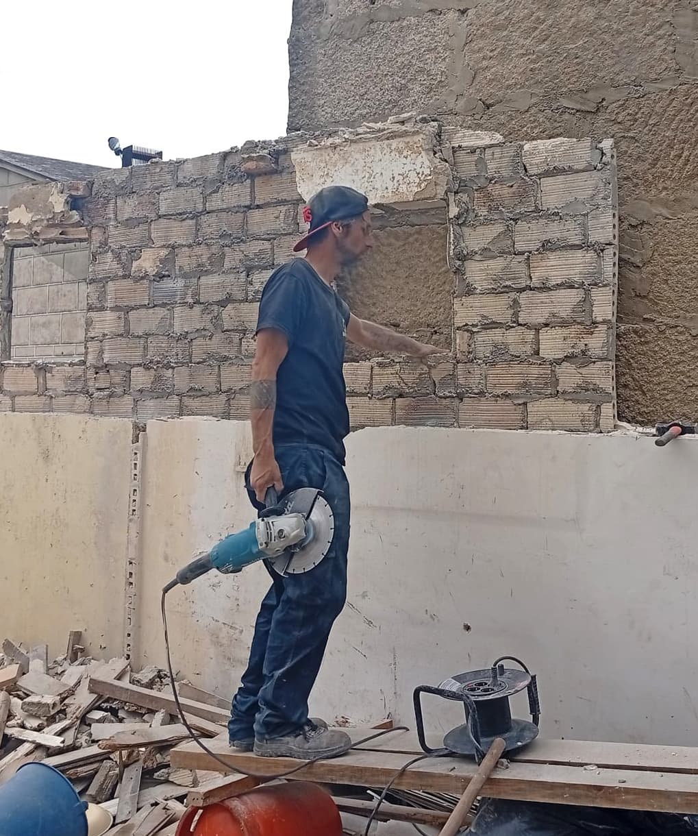 Contacta con Teis para tus derribos o demoliciones