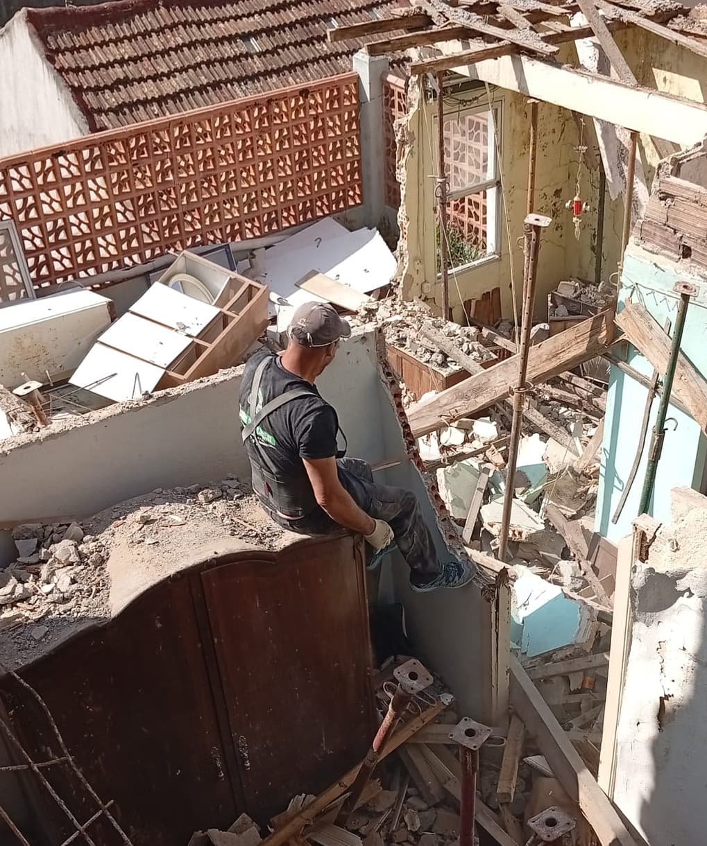  Especialistas en derribos manuales y demoliciones